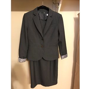 ✨SOLD✨ Calvin Klein 2 Piece Dress Suit